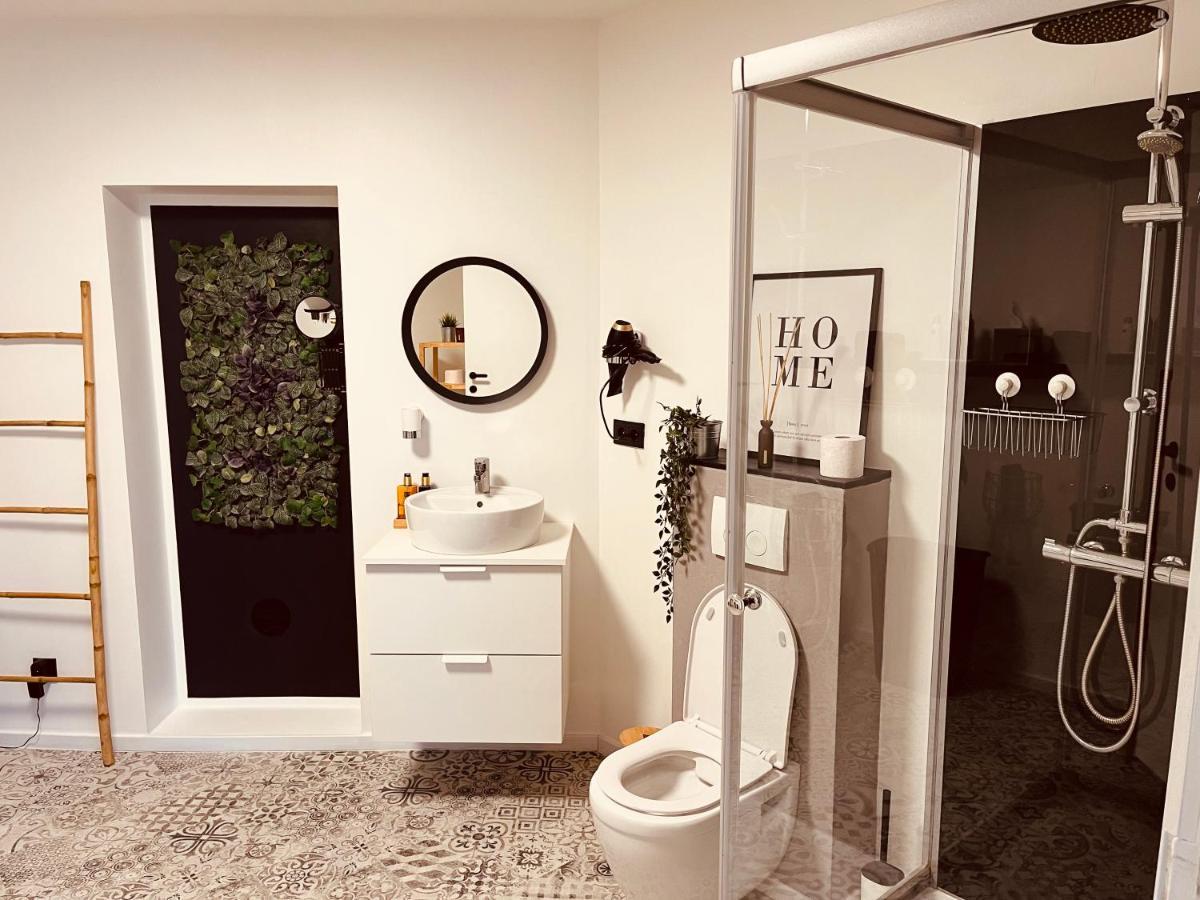 La Villa Chambre Deluxe Twin バストーニュ エクステリア 写真
